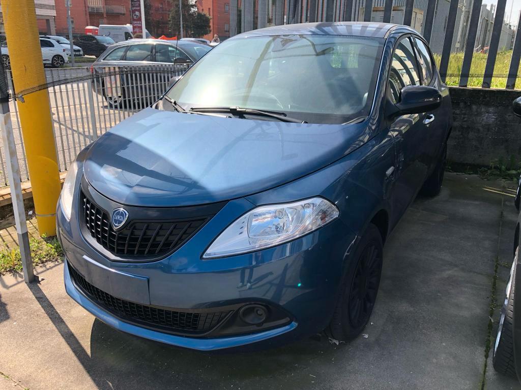 Lancia Ypsilon 1.0 firefly hybrid Gold s&s 70cv