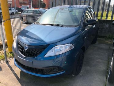Lancia Ypsilon 1.0 firefly hybrid Gold s&s 70cv