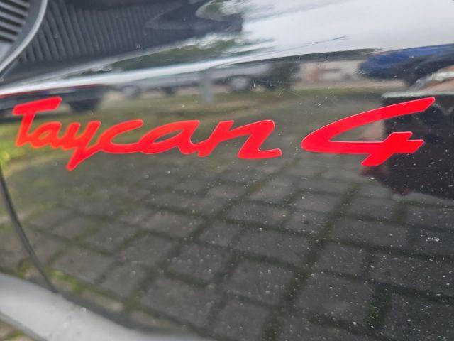 PORSCHE Taycan 4 Cross Turismo
