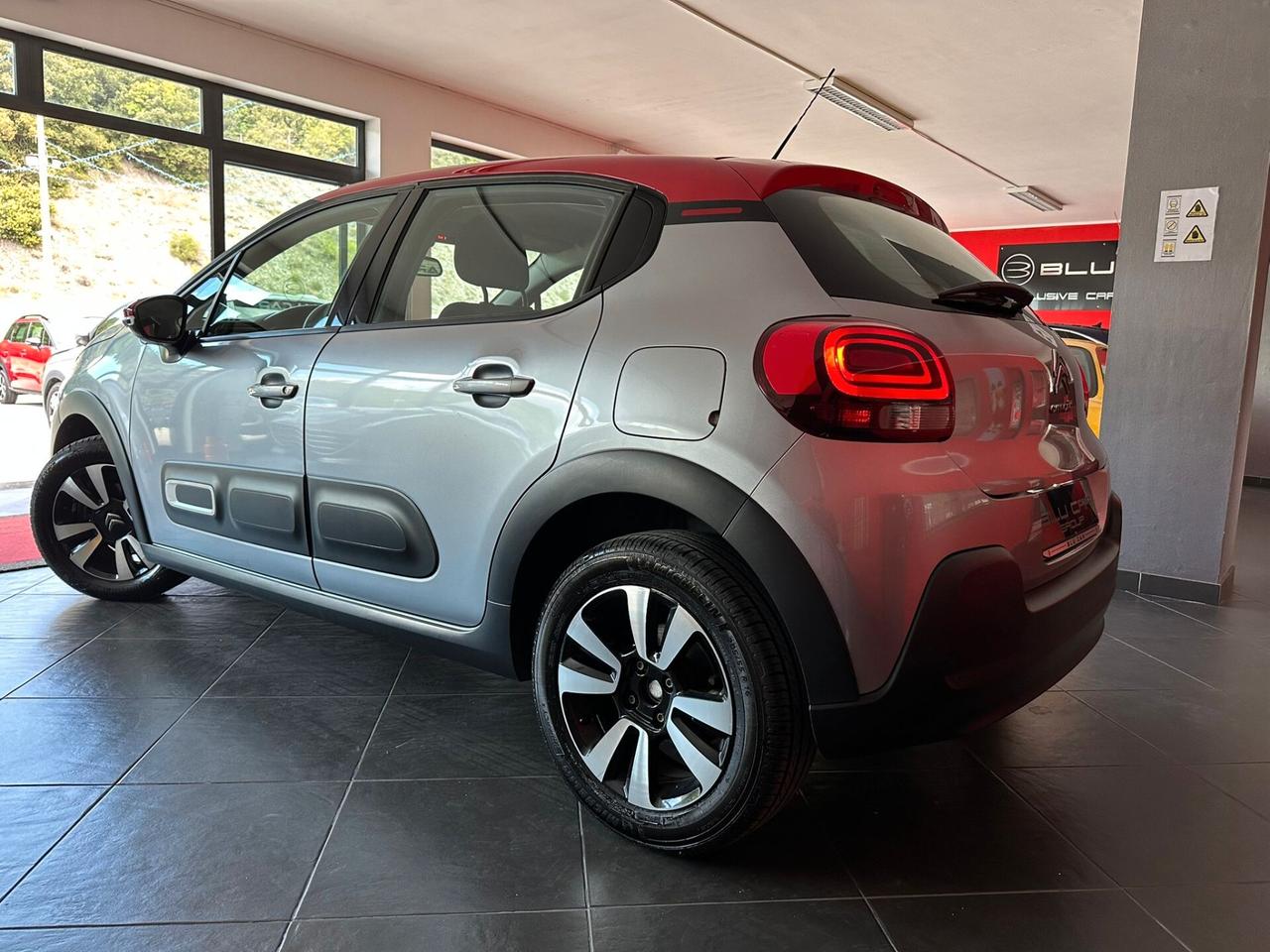 CITROEN C3 1.2 SHINE 110cv *FULL*
