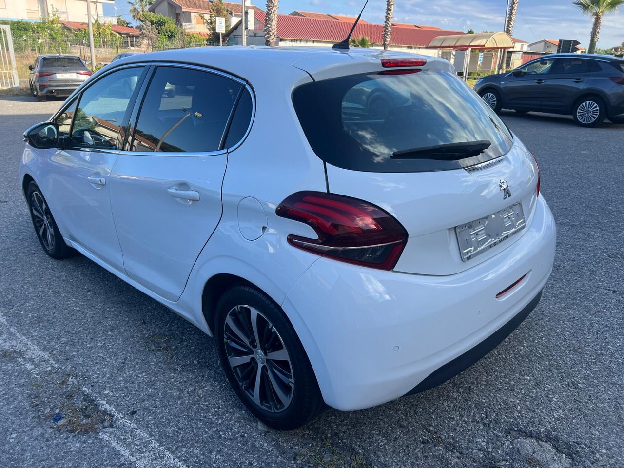 Peugeot 208 BlueHDi 75 5 porte Allure