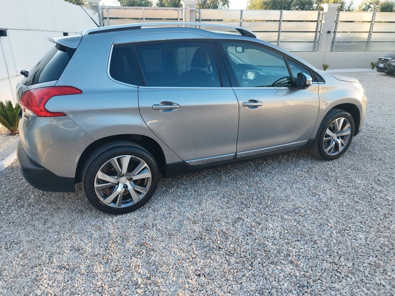 Peugeot 2008 BlueHDi 120 S&S Allure