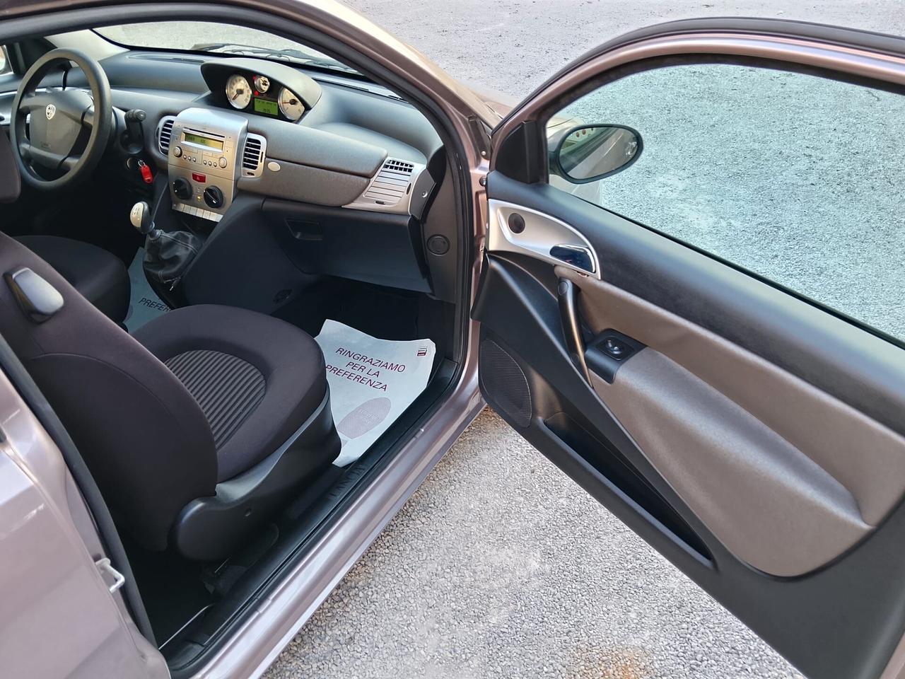 Lancia Ypsilon 1.2 Oro PARI AL NUOVO LEGGI