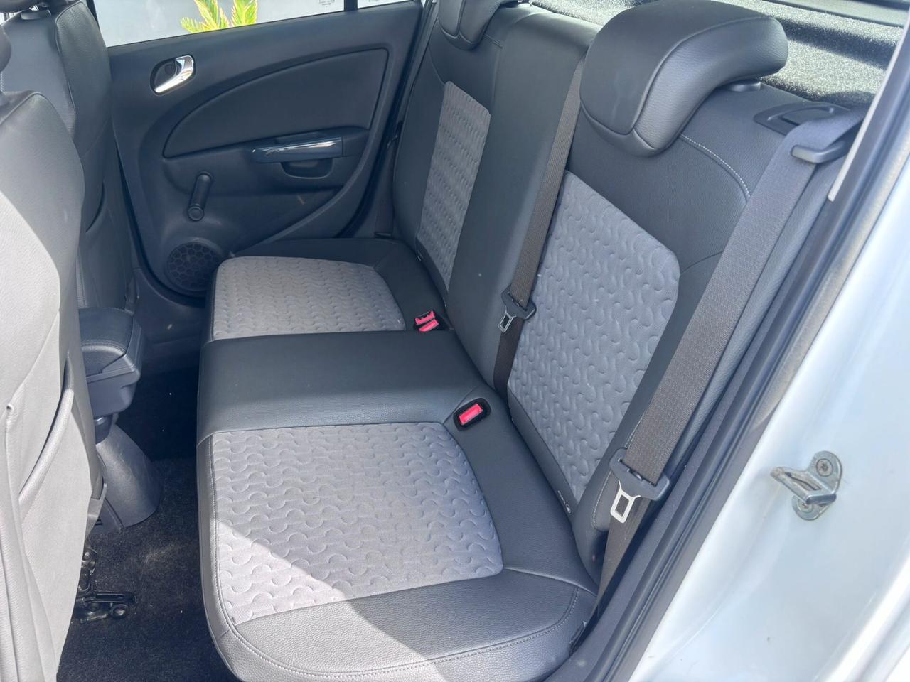 Opel Corsa 1.2 5 porte Cosmo