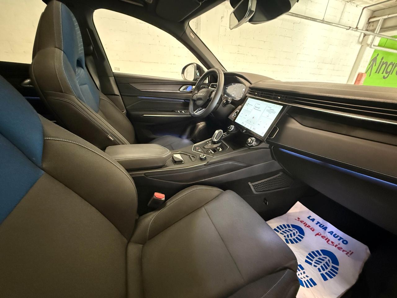 Lynk&co 01 PHEV More