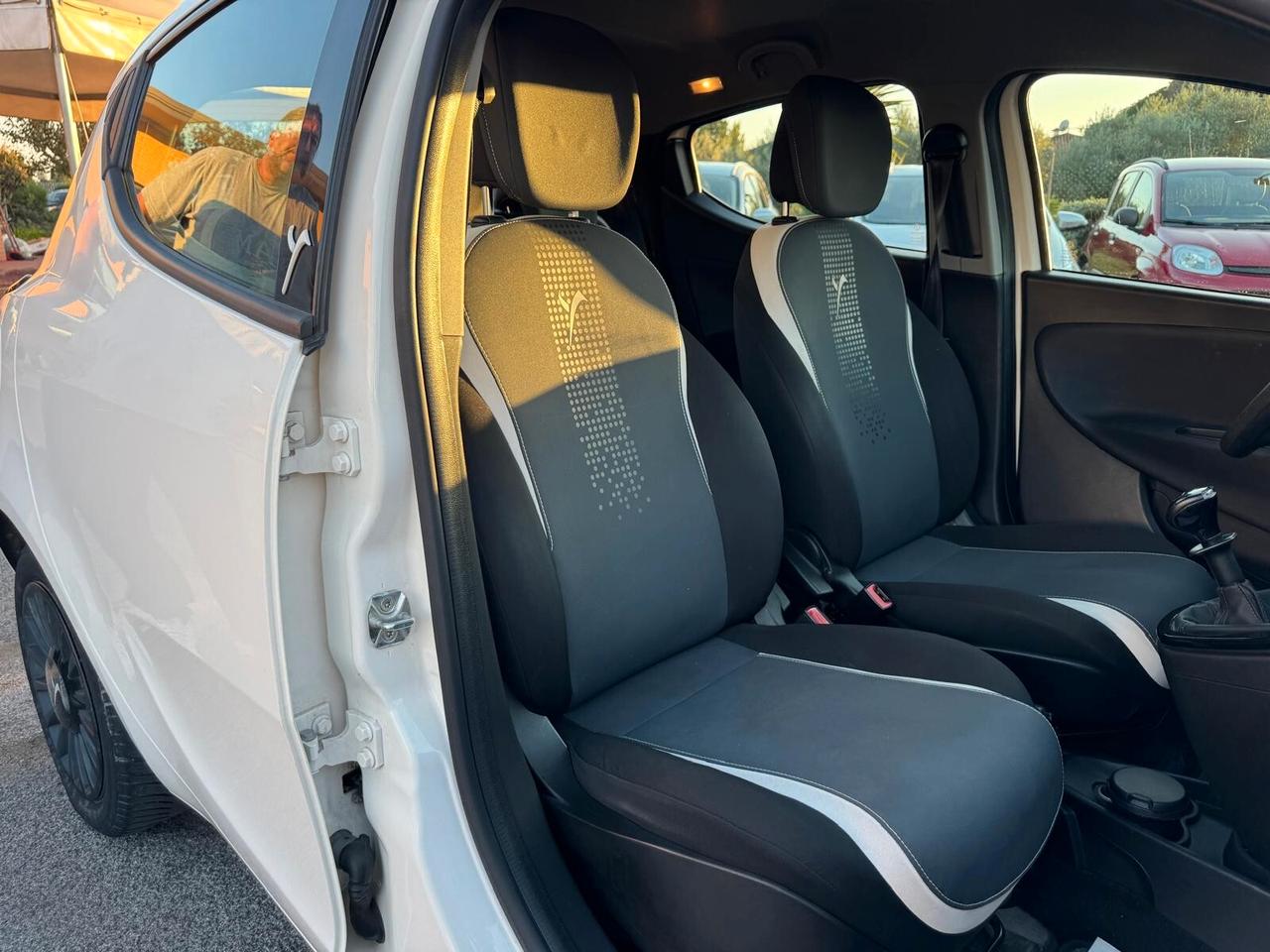 Lancia Ypsilon 1.2 BENZINA NEOPATENTATI 2015