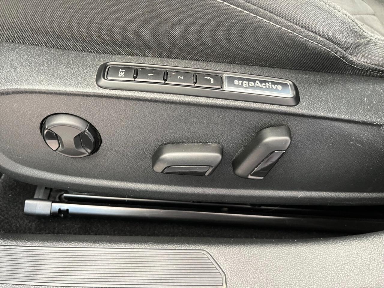 Volkswagen Golf 2.0 TDI SCR Style