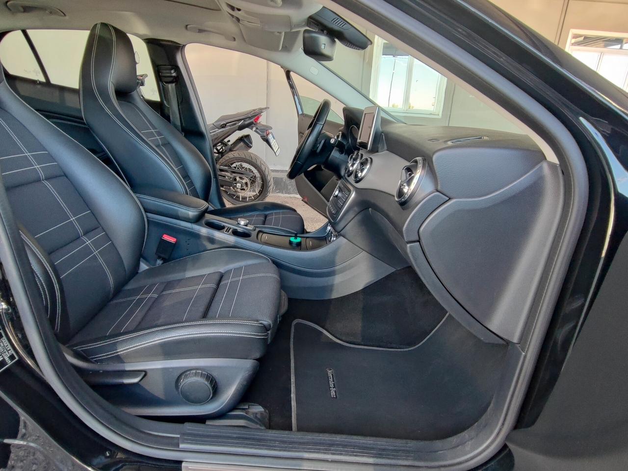 Mercedes-benz GLA 220 d Automatic 4Matic Premium