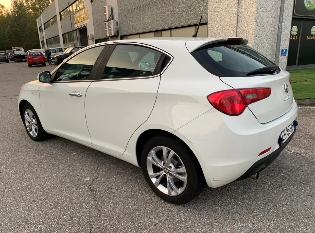 Alfa Romeo Giulietta 1.6 JTDm-2 105 CV Distinctive NEOPATENTATI