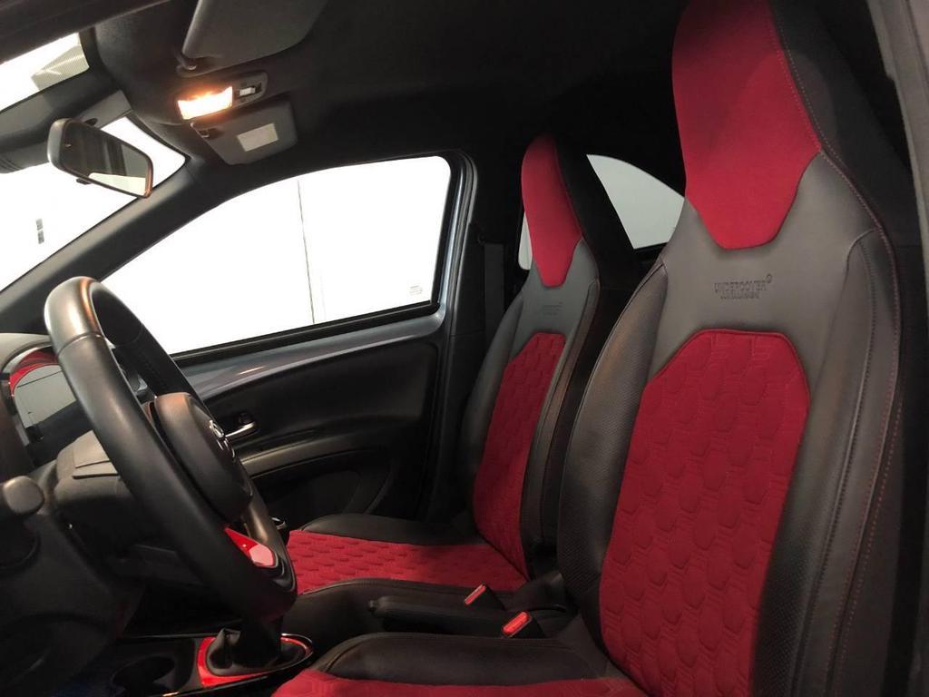 Toyota Aygo X 1.0 Undercover