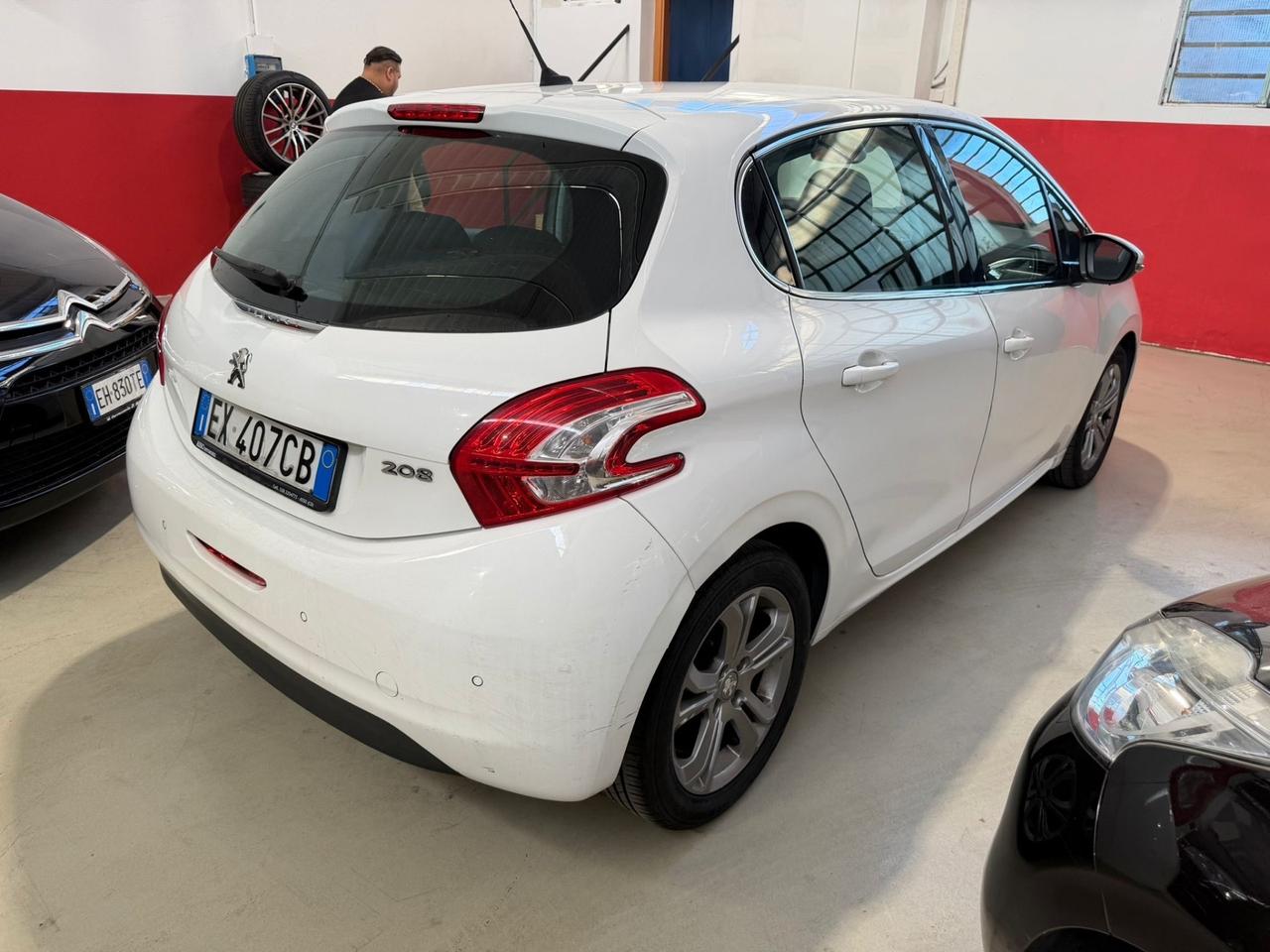 Peugeot 208 PureTech 82 5 porte Allure