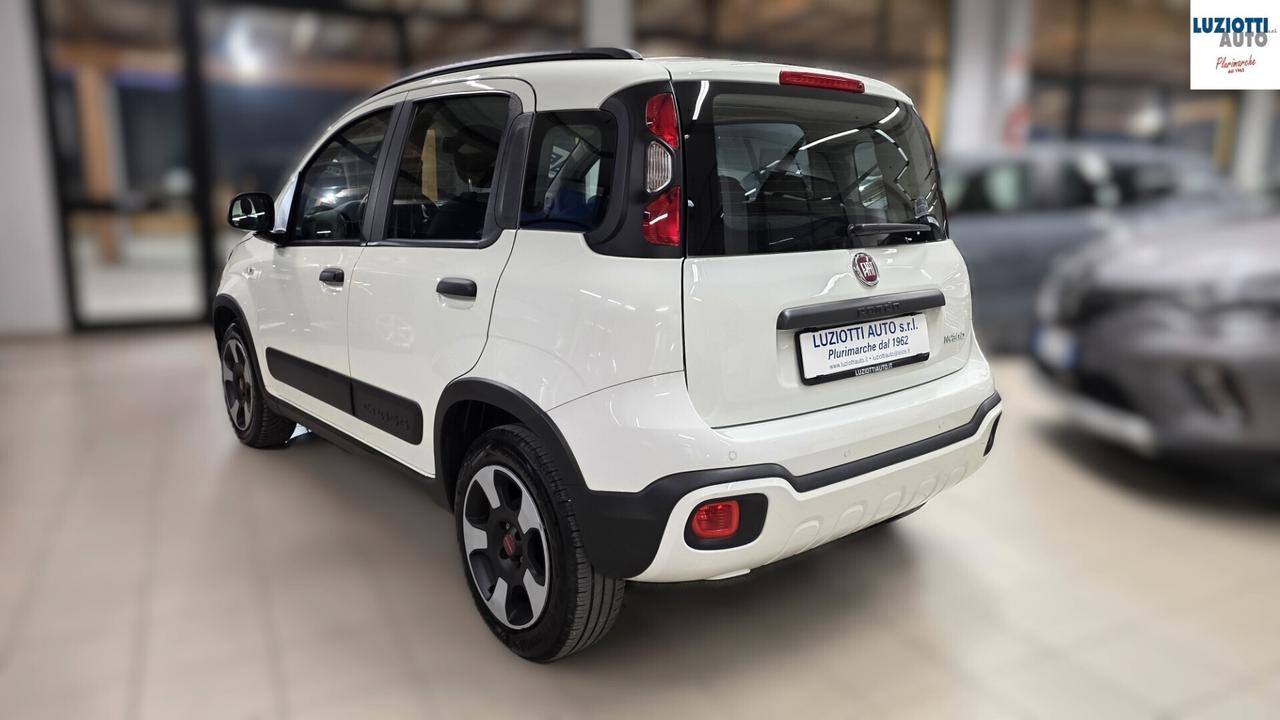 Fiat Panda CITY CROSS 1.0 HYBRID