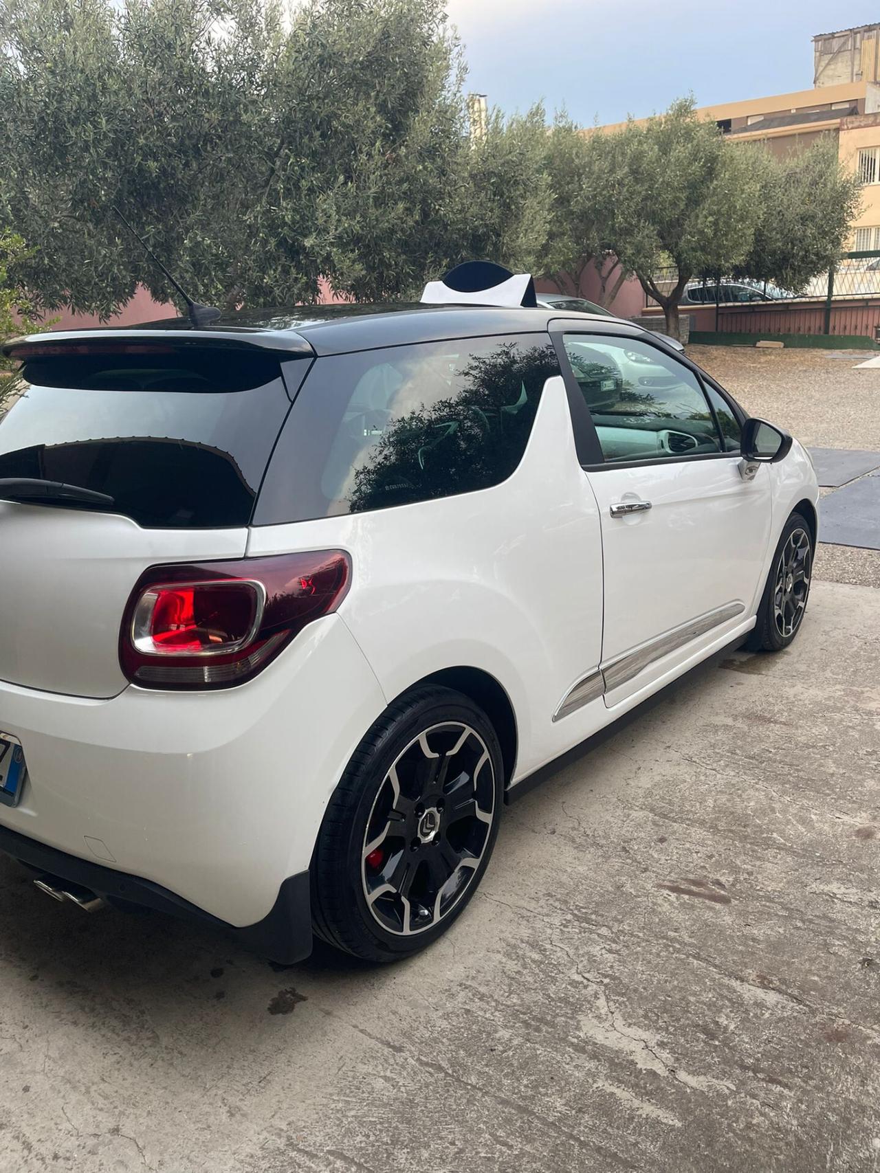 Ds DS3 3 1.6 E-HDI 115 ARDREAM JUST BLACK 84kw