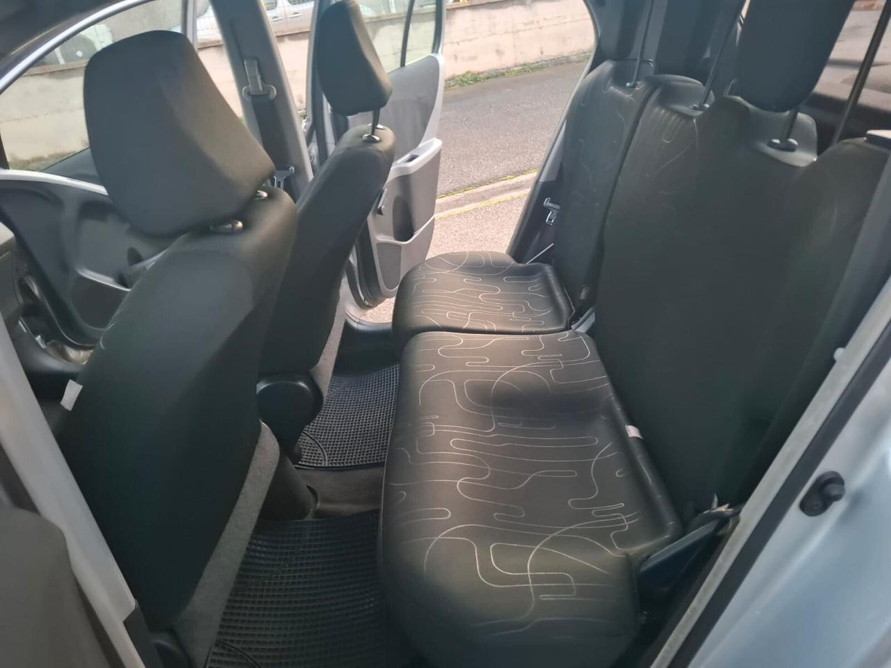 Toyota Yaris 1.0 5 porte SOLAMENTE 104.000 KM