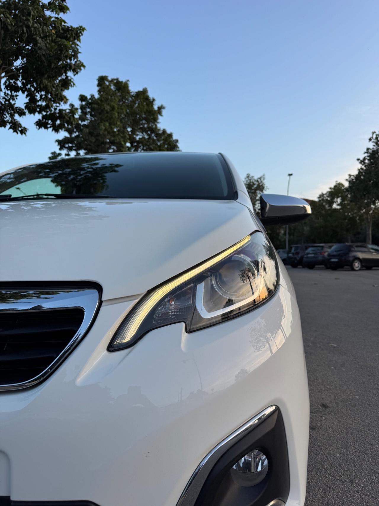 Peugeot 108 POCHI CHILOMETRI/ALLURE