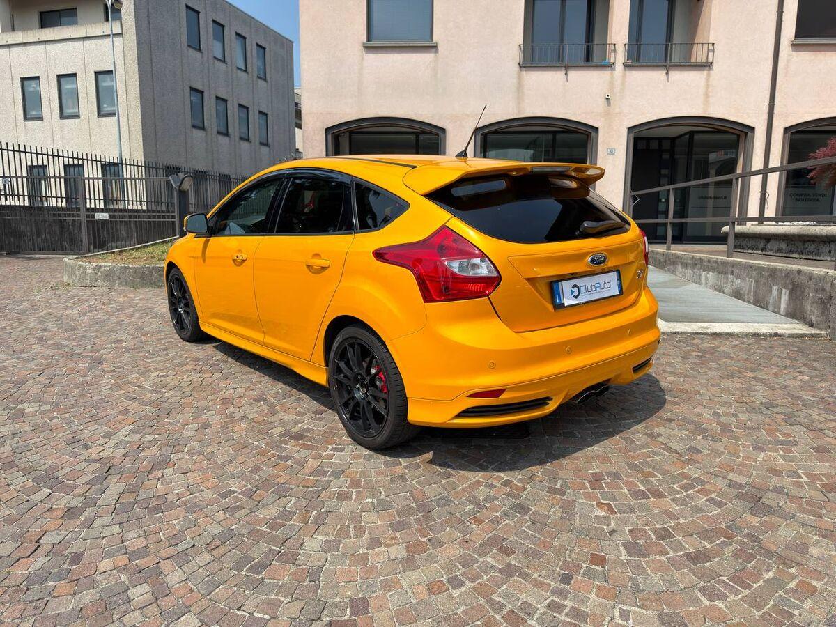 Ford Focus 2.0 ST 250cv 5p