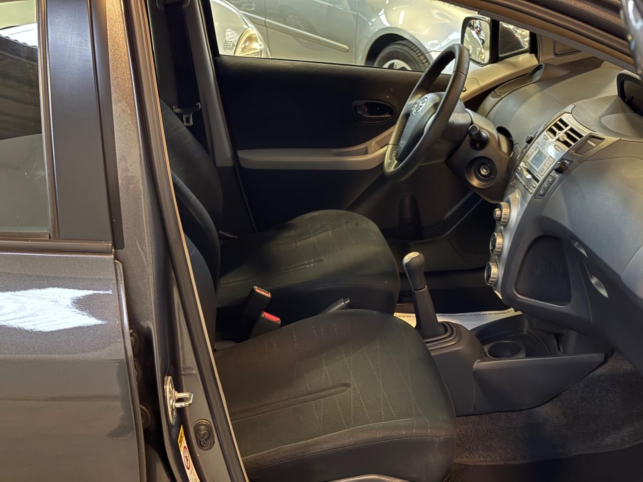 Toyota Yaris 1.0 5 porte Sol