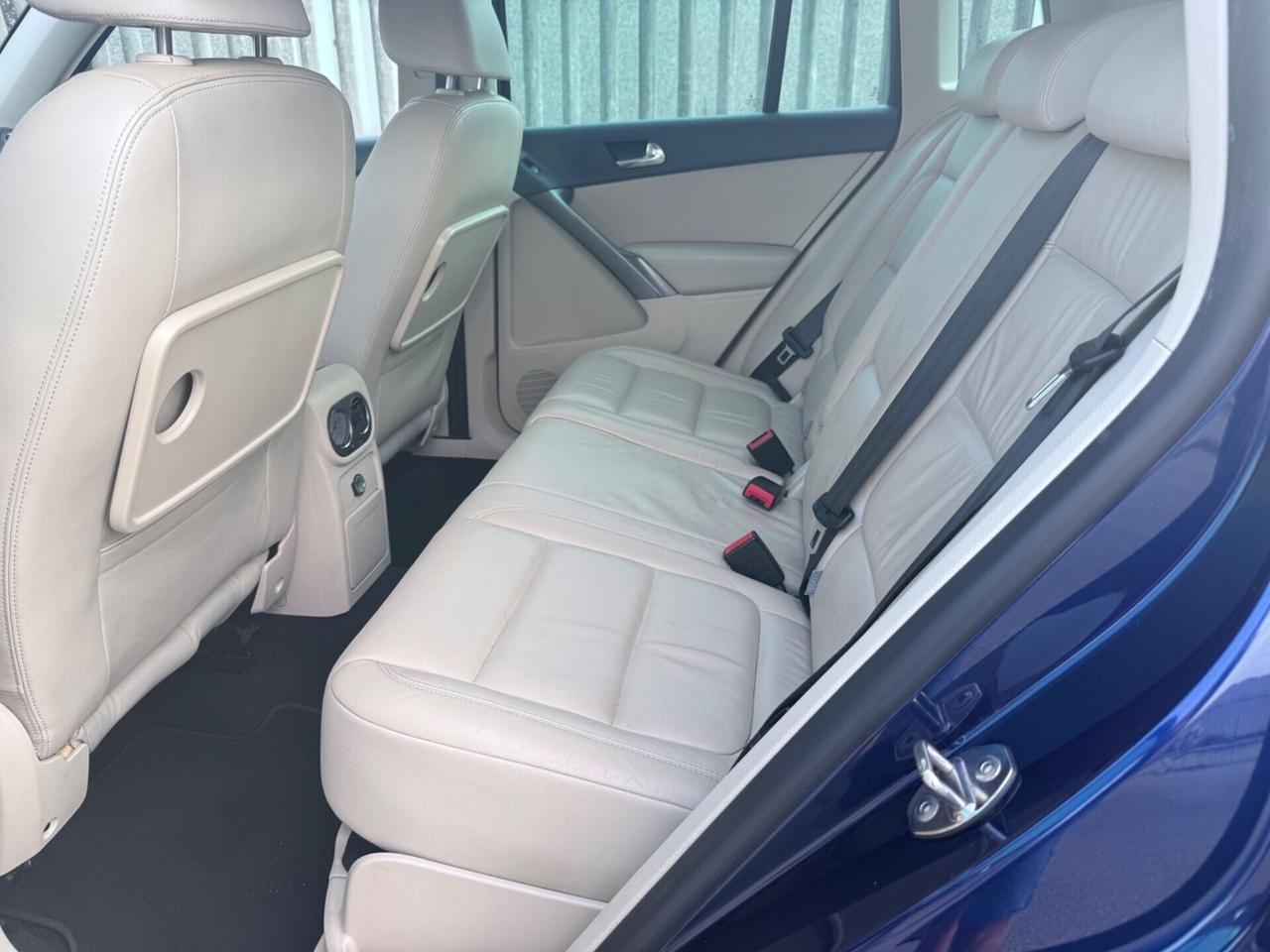 Volkswagen Tiguan 2.0 TDI DPF 4MOTION tiptronic Sport & Style