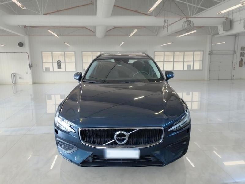 VOLVO V60 B4 D AUTOM. MOMENTUM BUSINESS STATION WAGON