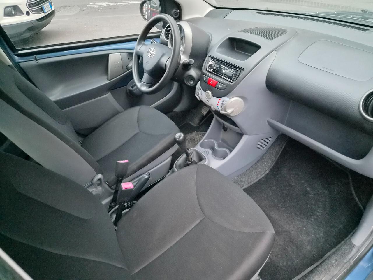 Toyota Aygo 1.0 12V VVT-i 5 porte Sol