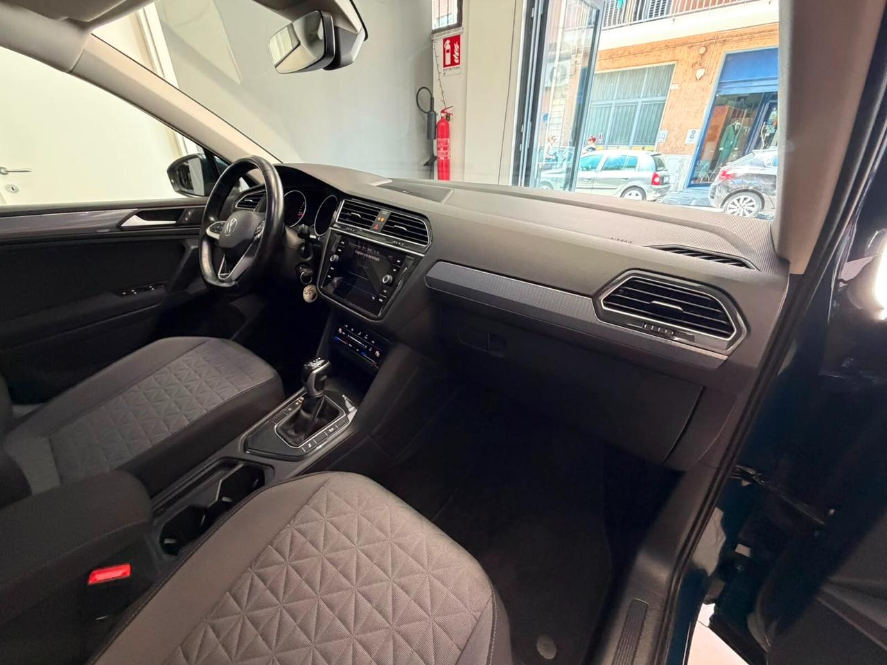 Volkswagen Tiguan 2.0 TDI 150 CV SCR DSG Elegance a rate da 250 al mese