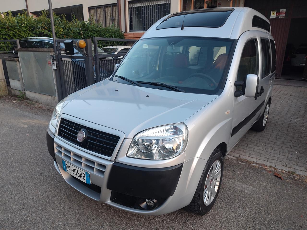 FIAT DOBLO 1.4BENZINA CON PEDANA DISABILI ELETTRICA NUOVO