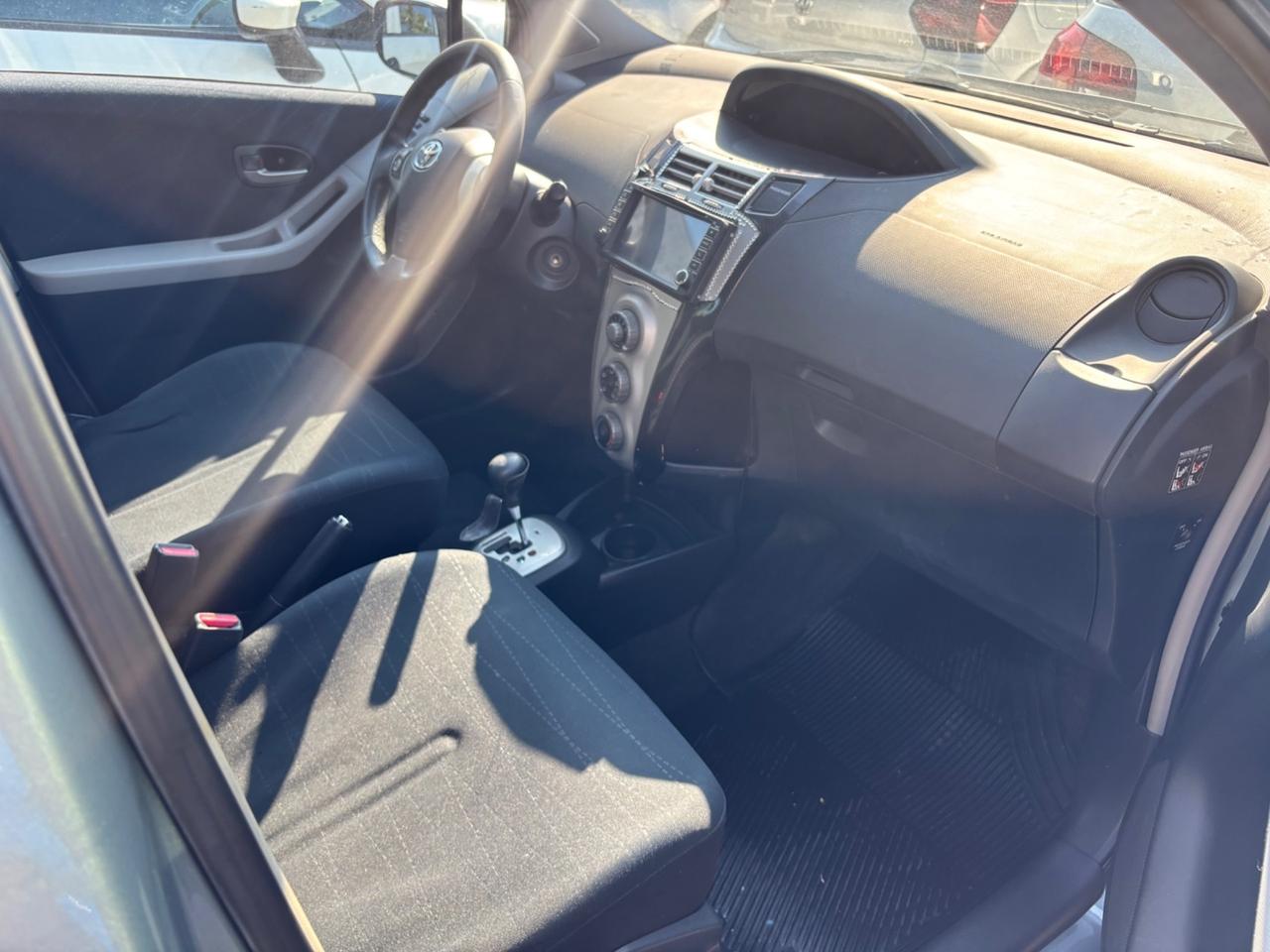 TOYOTA YARIS 1.3 BENZ 87CV AUTOMATICA 5P