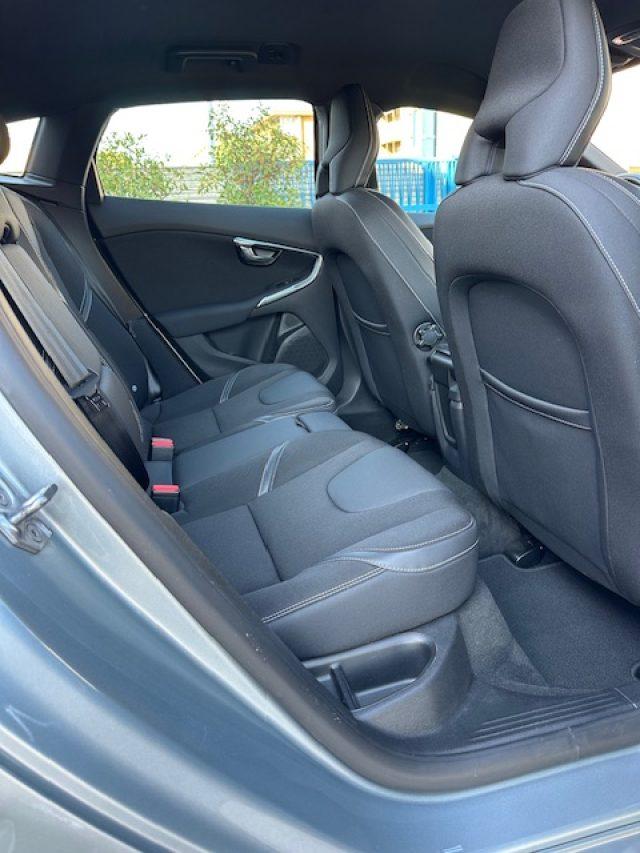 VOLVO V40 D2 Kinetic