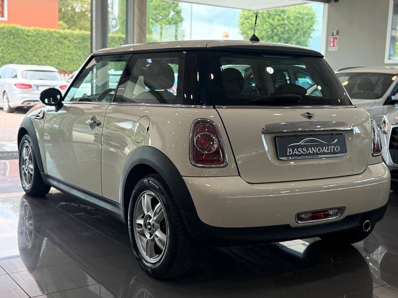 Mini Mini. Hatchback 1.6 NEOPATENTATI !!