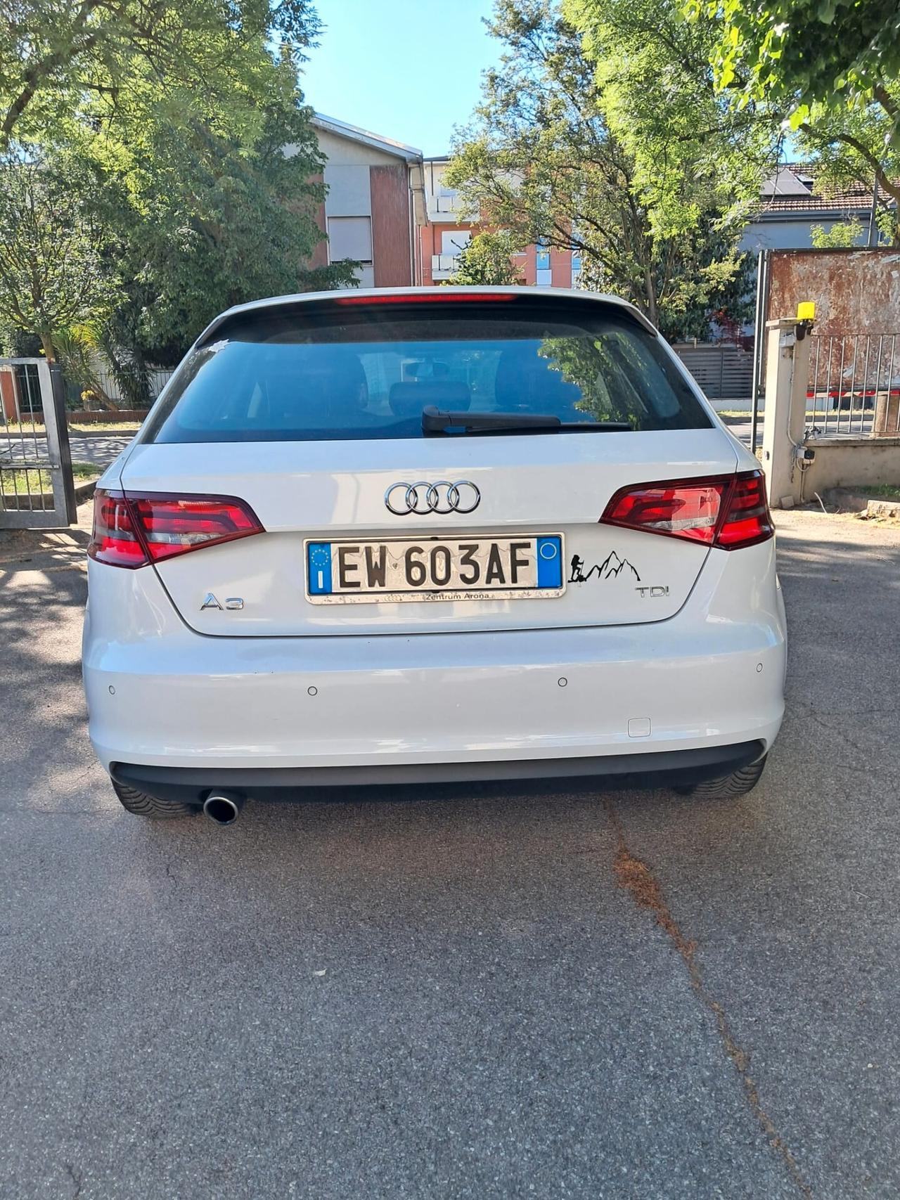 Audi A3 1.6 TDI clean diesel Attraction