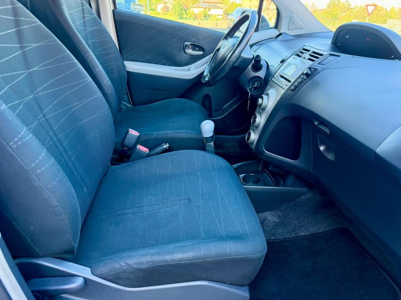 Toyota Yaris 1.3benz 2008 156.000km per neopatentati
