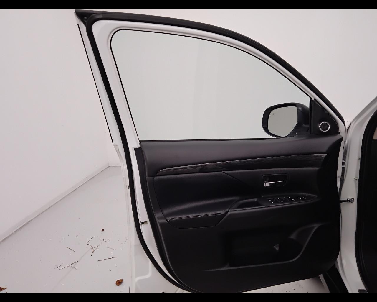 MITSUBISHI Outlander III 2016 - Outlander 2.2 Instyle Plus Sda Diam.Pac