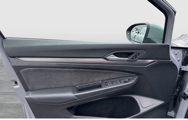 Volkswagen Golf 1.5 TSI ACT 110kW R-LINE CAMERA LED NAVI
