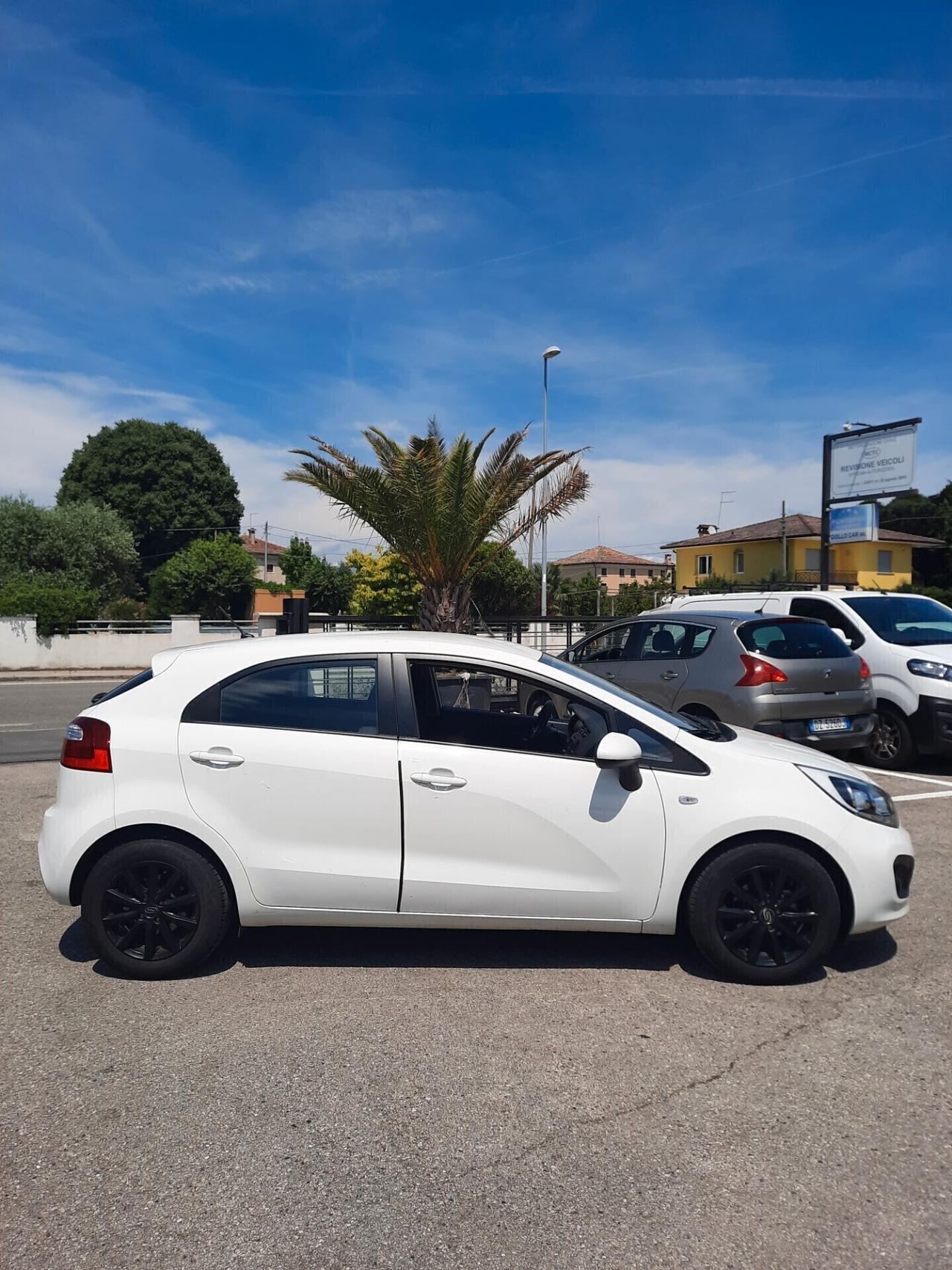 Kia Rio 1.1 CRDi 5p. Active OK NEOPATENTATI