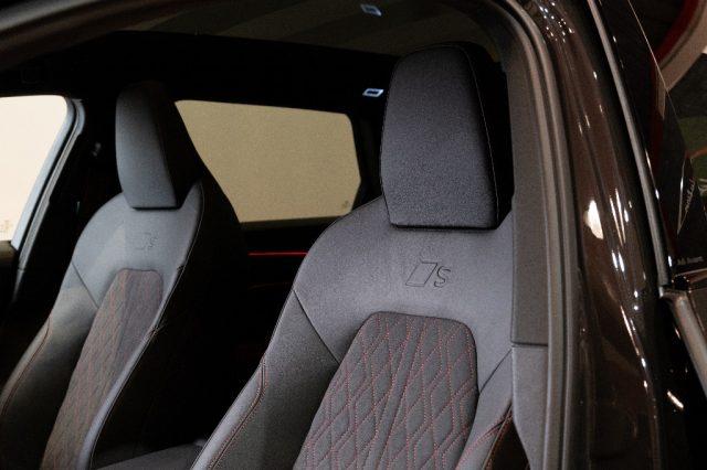 AUDI A6 Avant TFSI 270 kW S tronic quattro S line edition.