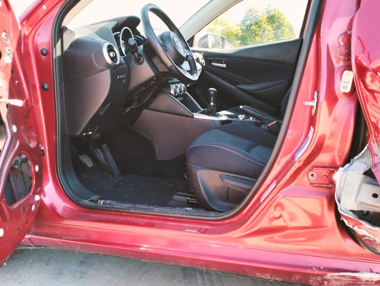 Mazda 2 1.5 Skyactiv-G Hybrid - SINISTRATA