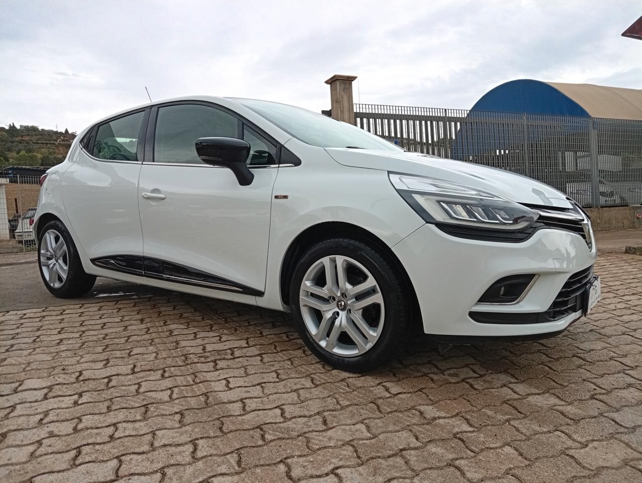 Renault Clio dCi 8V 75 CV 5 porte Moschino Zen