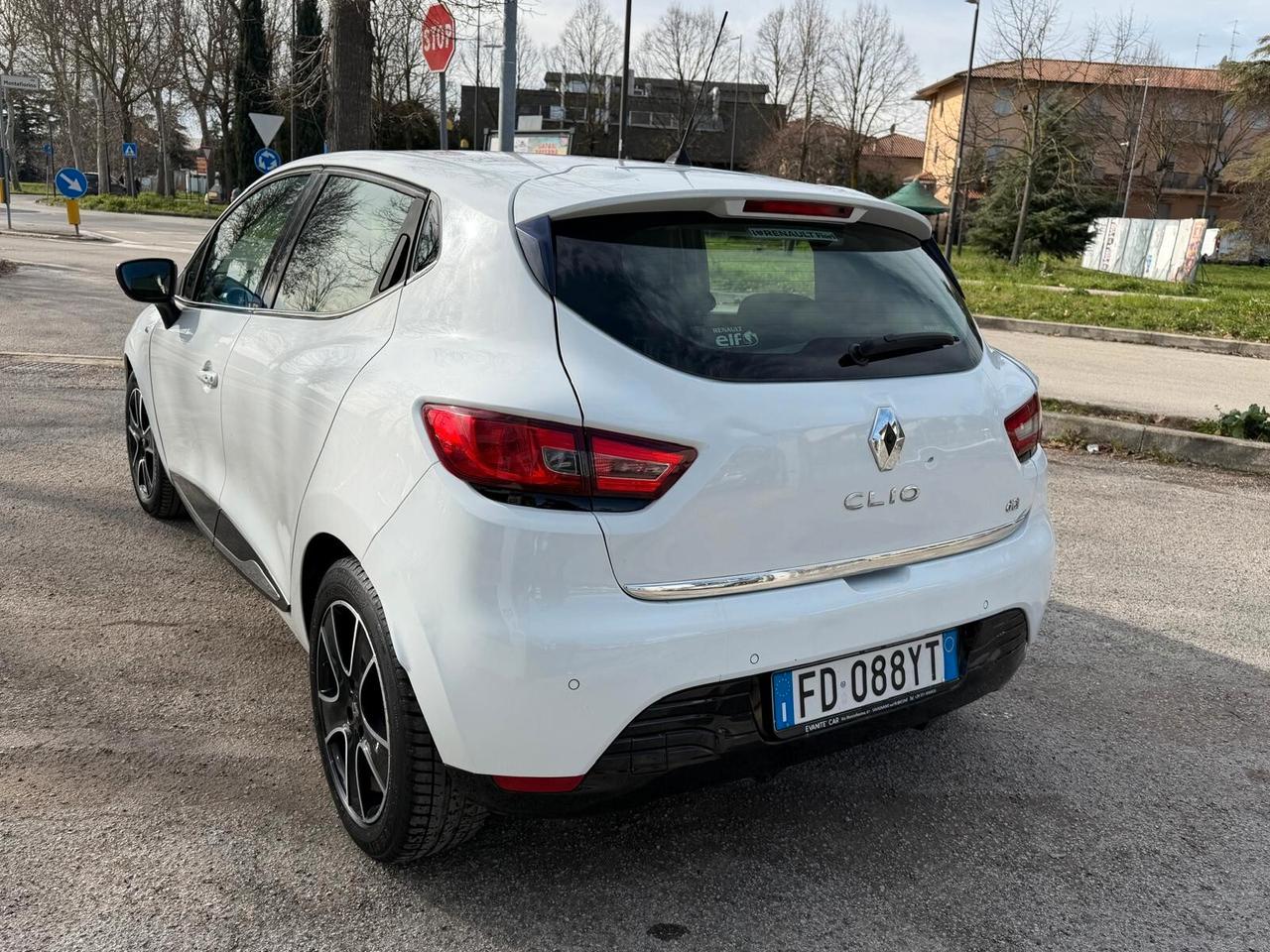 Renault Clio dCi 8V 90 CV Start&Stop 5 porte Energy Duel