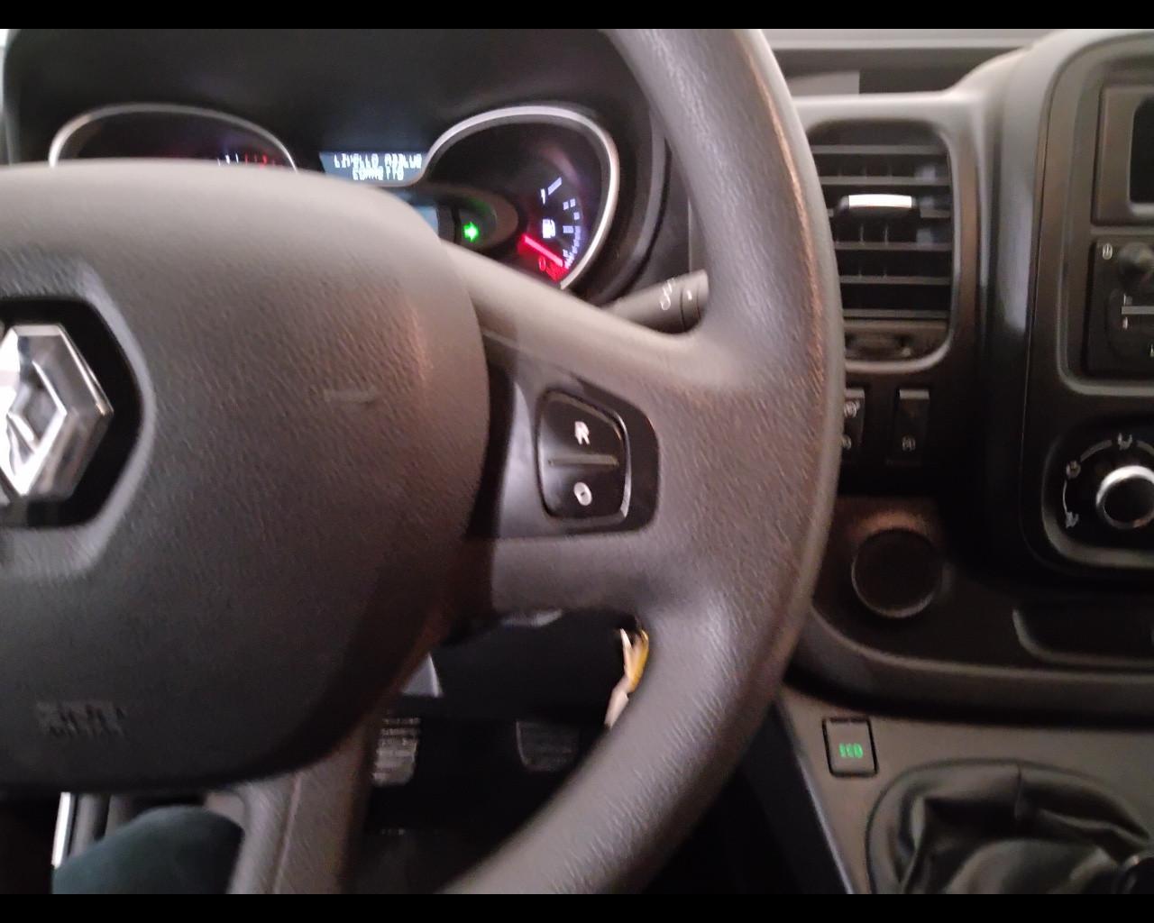 RENAULT Trafic IV 27 2019 - trafic T27 2.0 dci 120cv L1H1 Ice