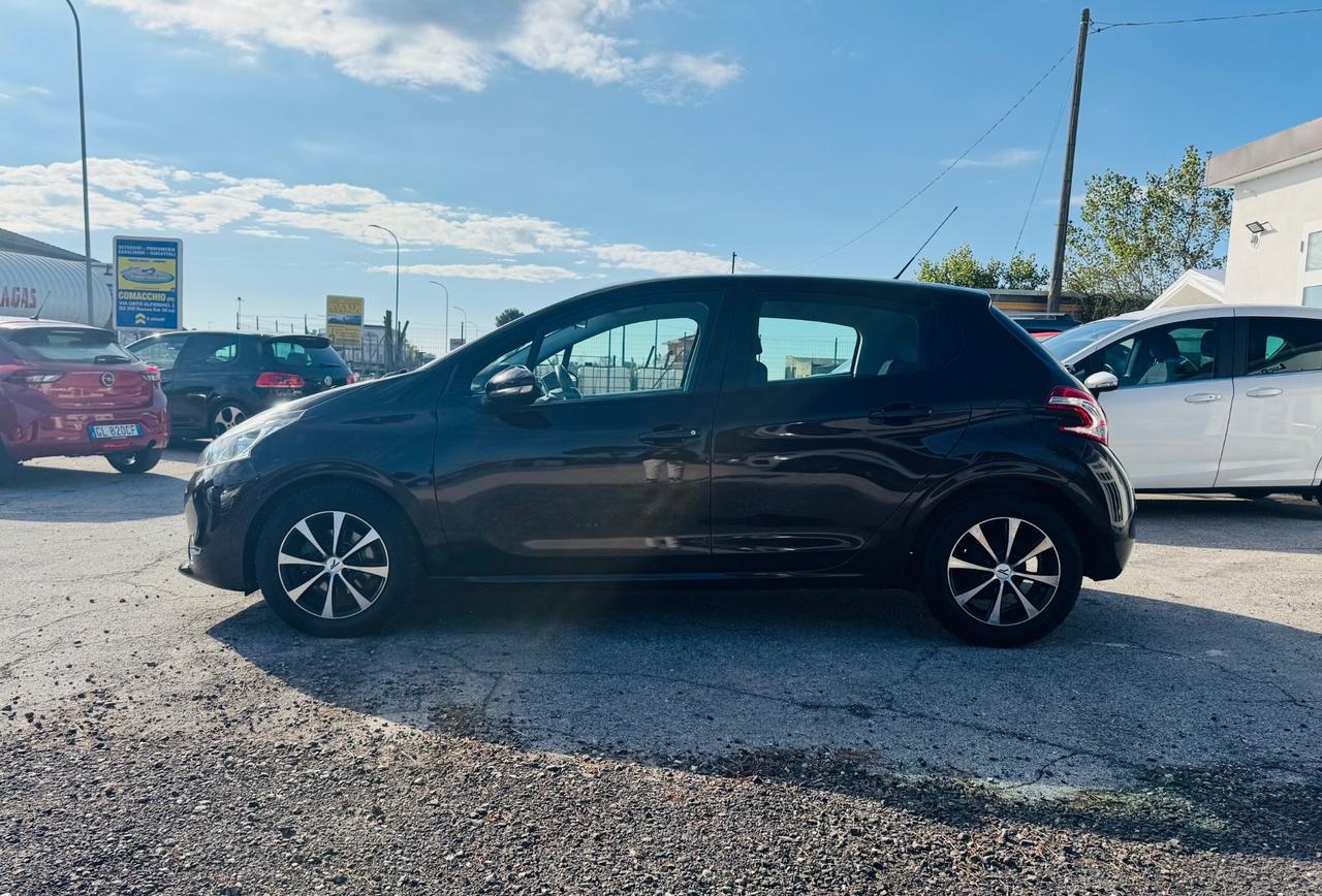 Peugeot 208 1.4 HDi 68 CV 5 porte Allure