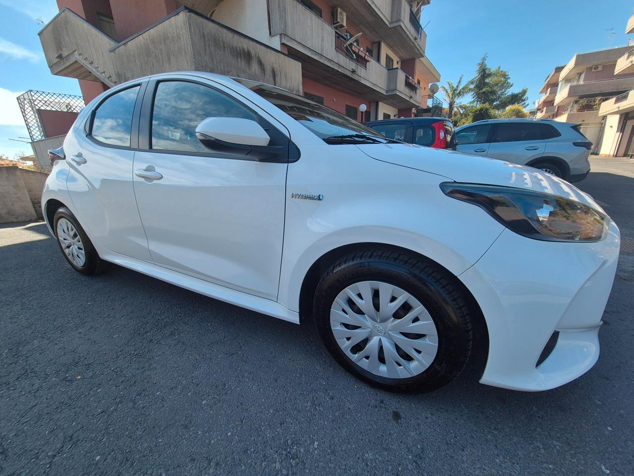 Toyota Yaris 1.5 Hybrid iva esposta inclusa 2021
