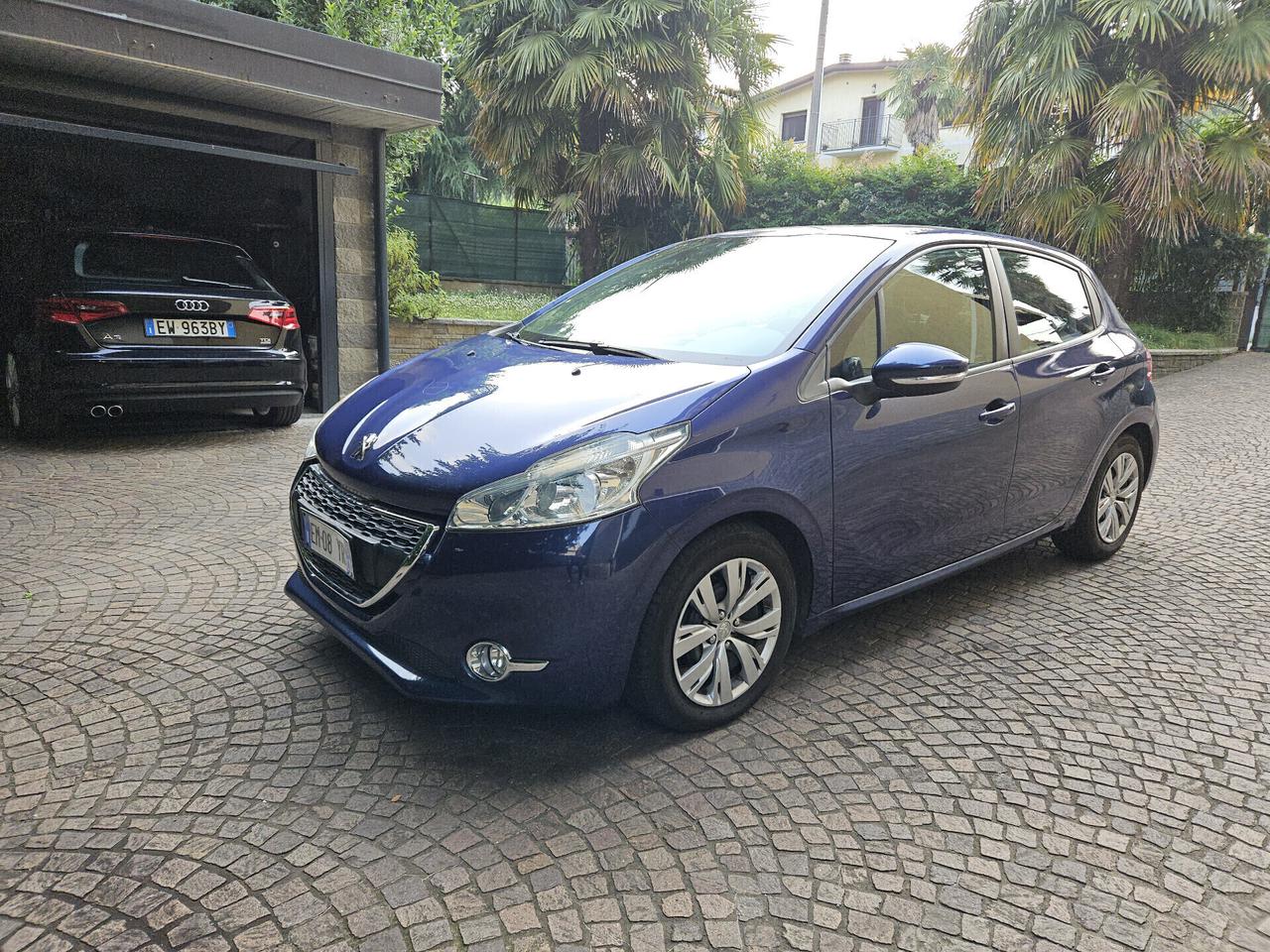 Peugeot 208 Allure - 1.4 Benzina - 95 CV - Euro 5B - NEOPATENTATI