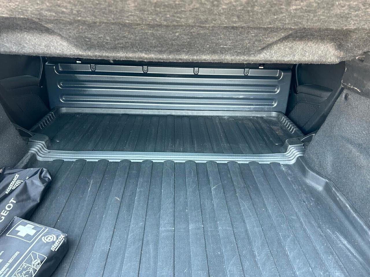 Peugeot 208 VAN BlueHDi 100 2 posti N1 SPOTICAR