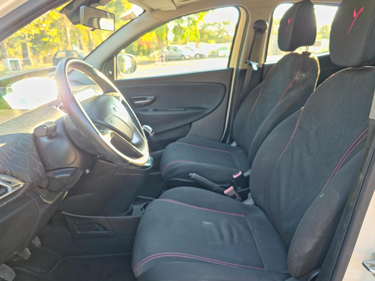 Lancia Ypsilon 1.2 69 CV 5 porte S&S Silver E5B Manuale NEO 2013