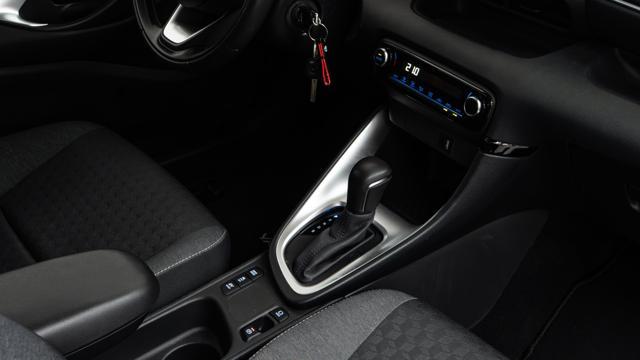 TOYOTA Yaris 1.5 Hybrid IVA ESPOSTA NEOPATENTATI