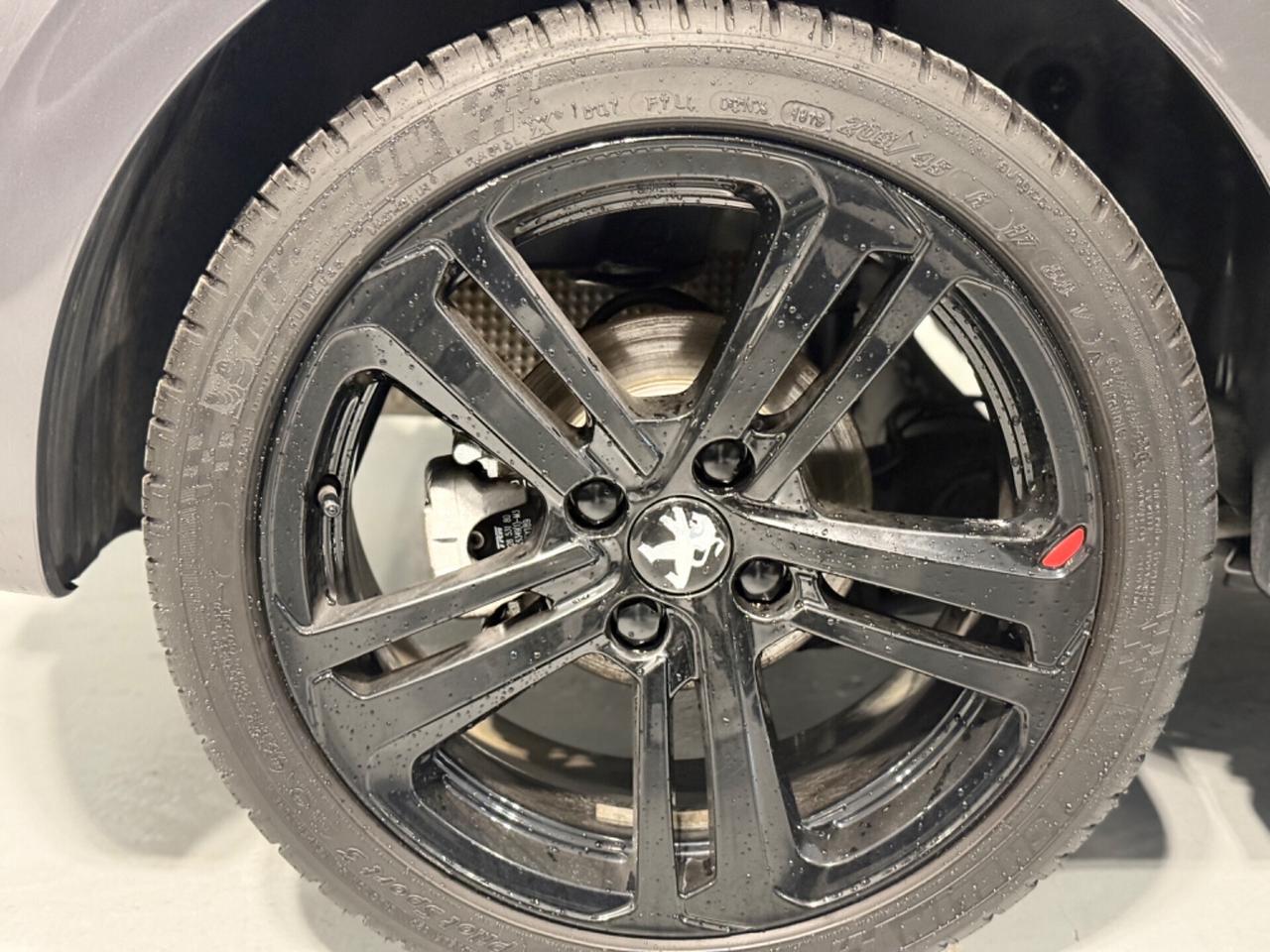 Peugeot 208 5p 1.2 GT Line 30.000KM! Sport