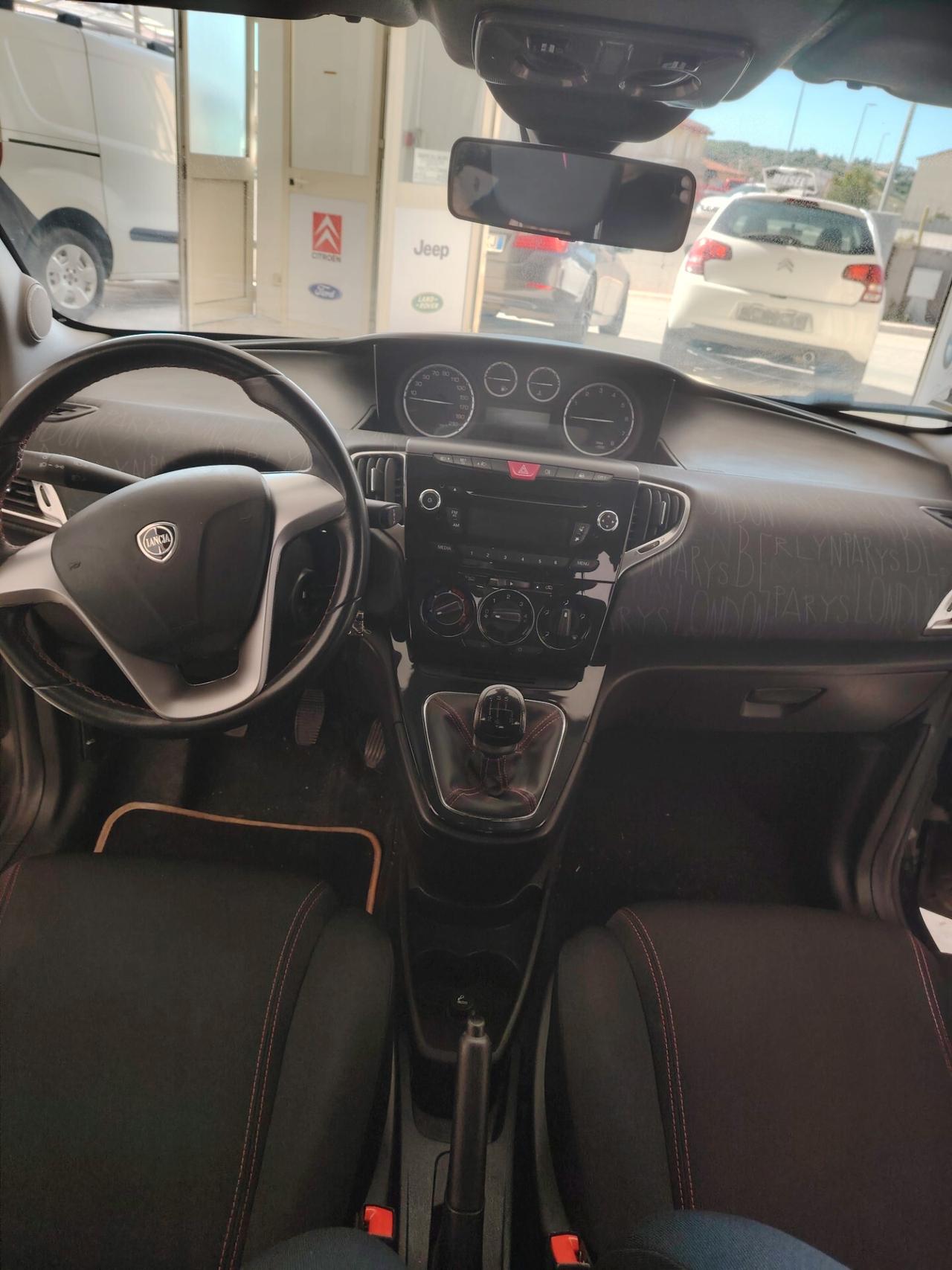Lancia Ypsilon 1.2 69 CV 5 porte Elefantino