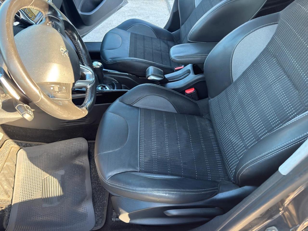 Peugeot 2008 1.6 e-HDi 92 CV Automatica Allure