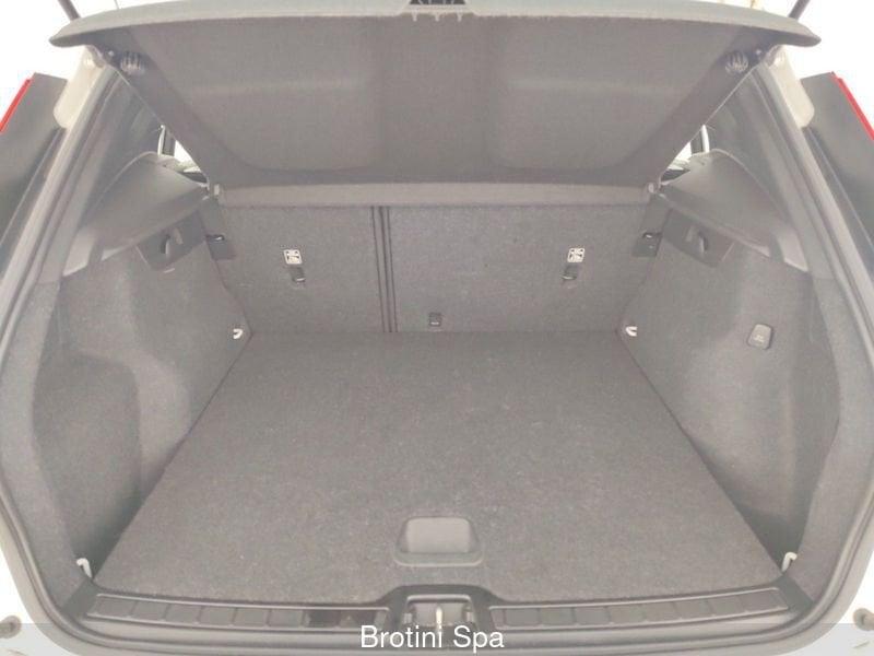 Volvo XC40 T2 Momentum Core