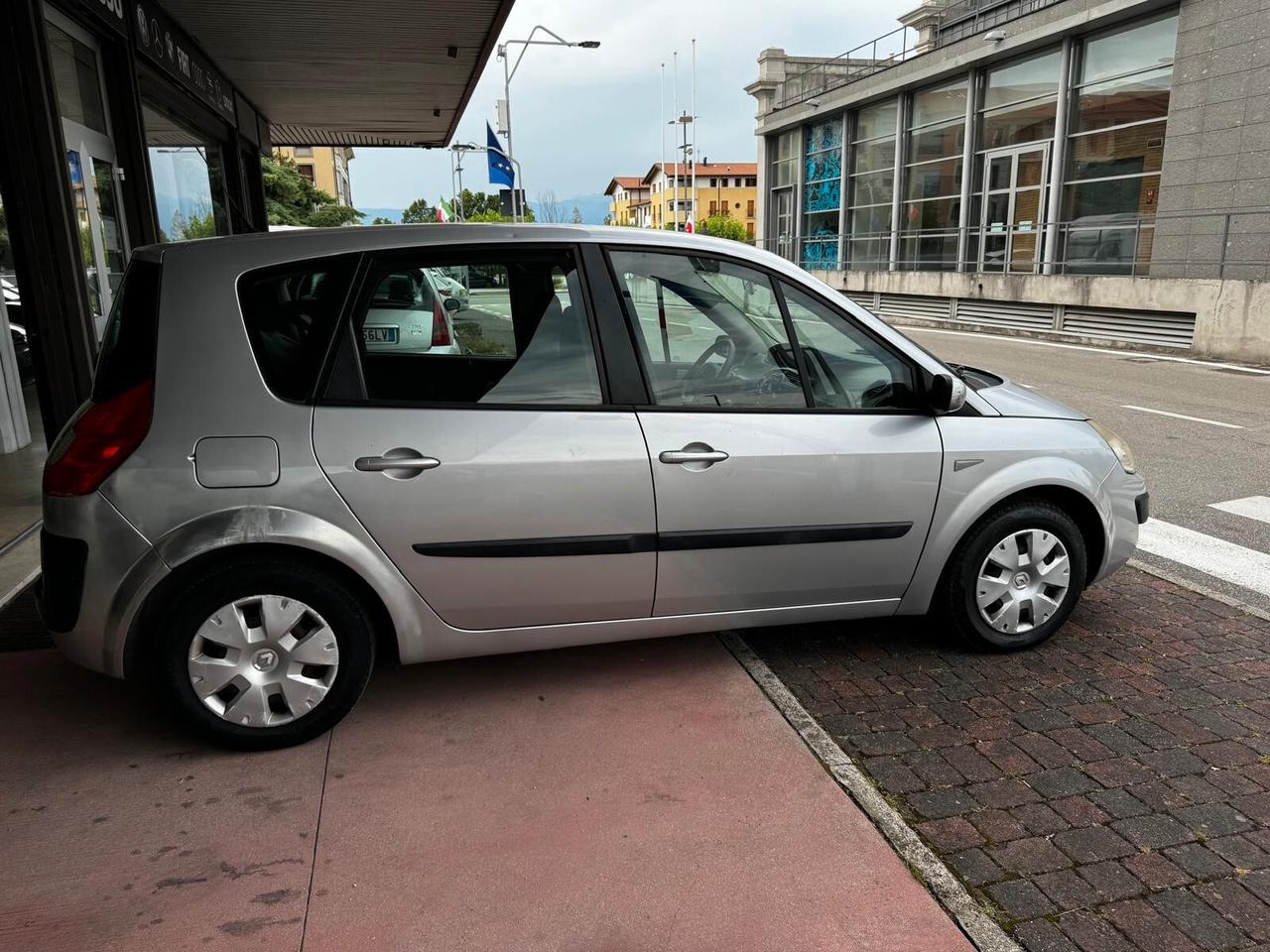 Renault Scenic Scénic 1.5 dCi/105CV Dynamique